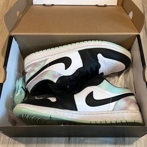 Air Jordan 1 Low SE white/Mint Foam - Black